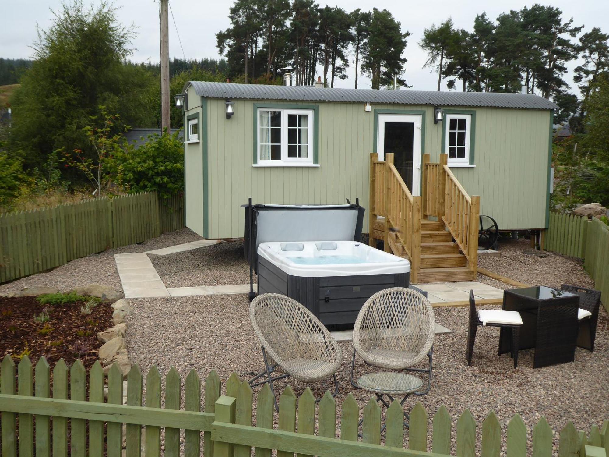 Dalnoid Cottages & Treehouses Nr Glenshee Exteriör bild