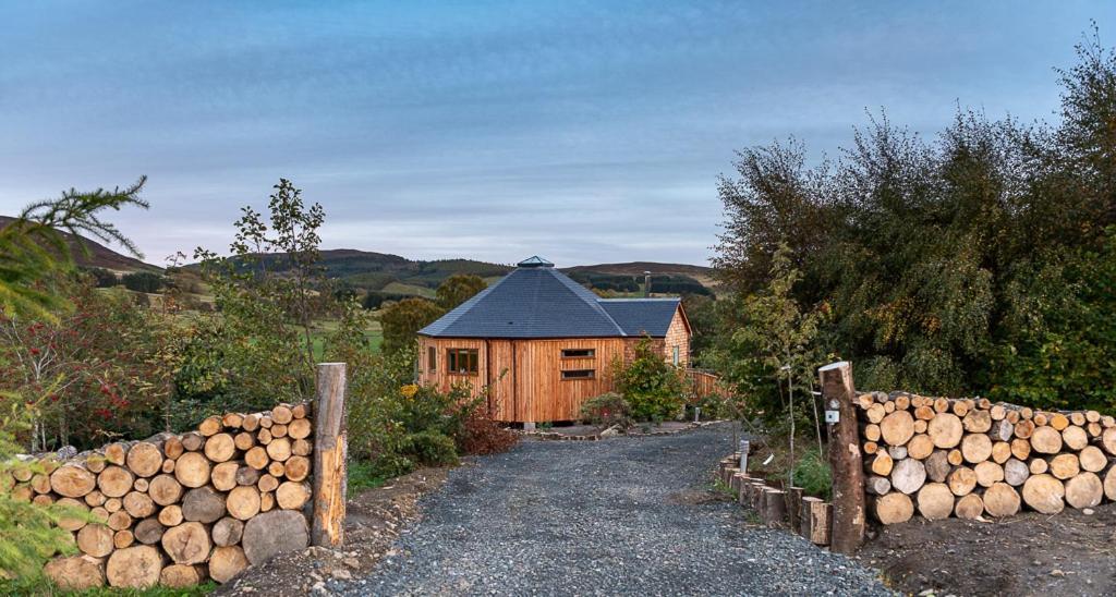 Dalnoid Cottages & Treehouses Nr Glenshee Exteriör bild