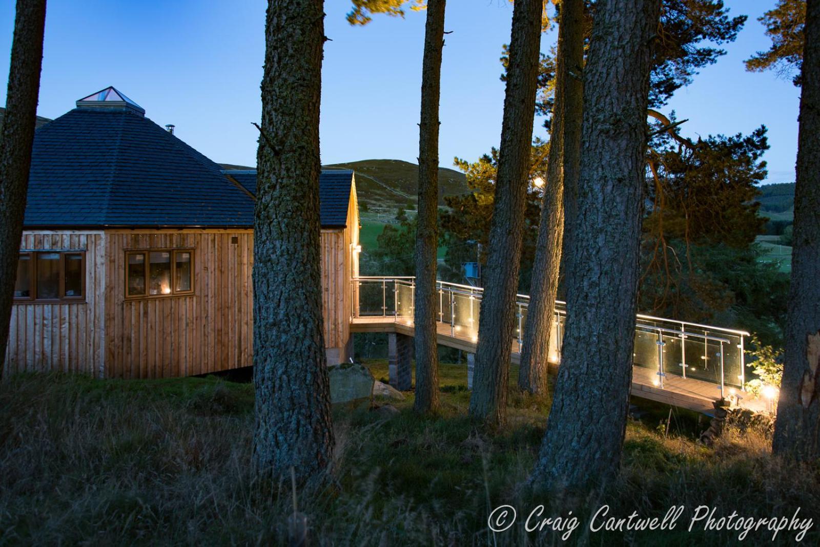 Dalnoid Cottages & Treehouses Nr Glenshee Exteriör bild