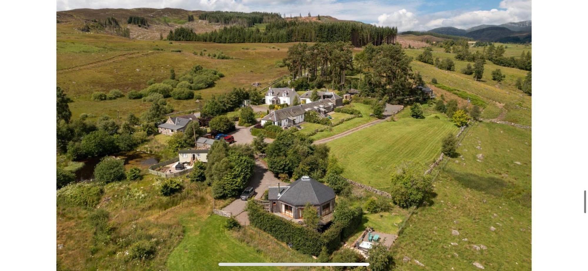 Dalnoid Cottages & Treehouses Nr Glenshee Exteriör bild