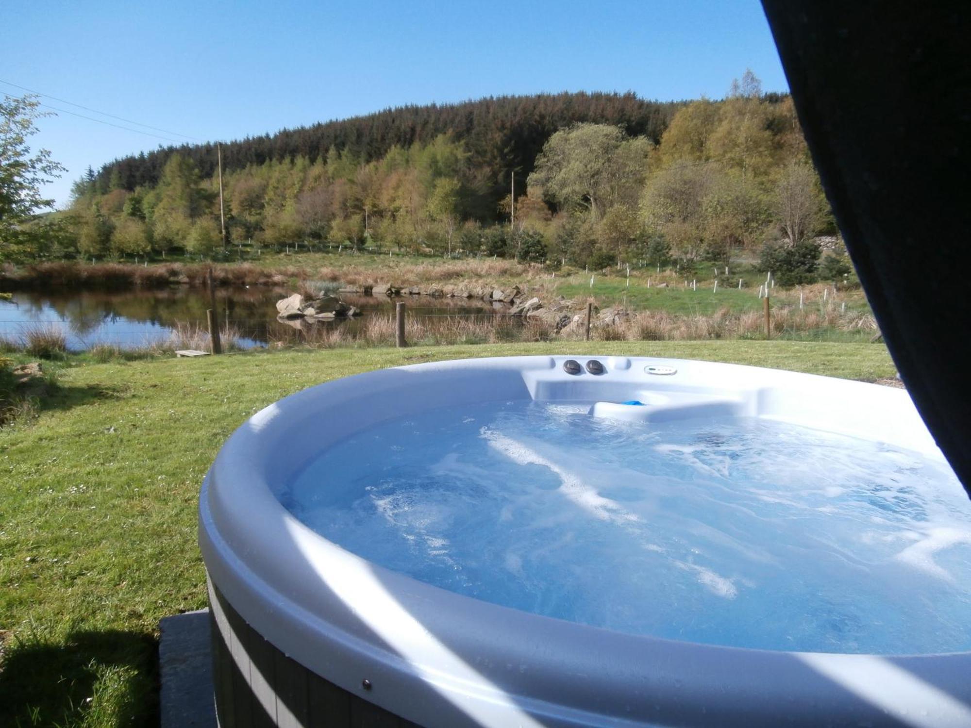Dalnoid Cottages & Treehouses Nr Glenshee Exteriör bild