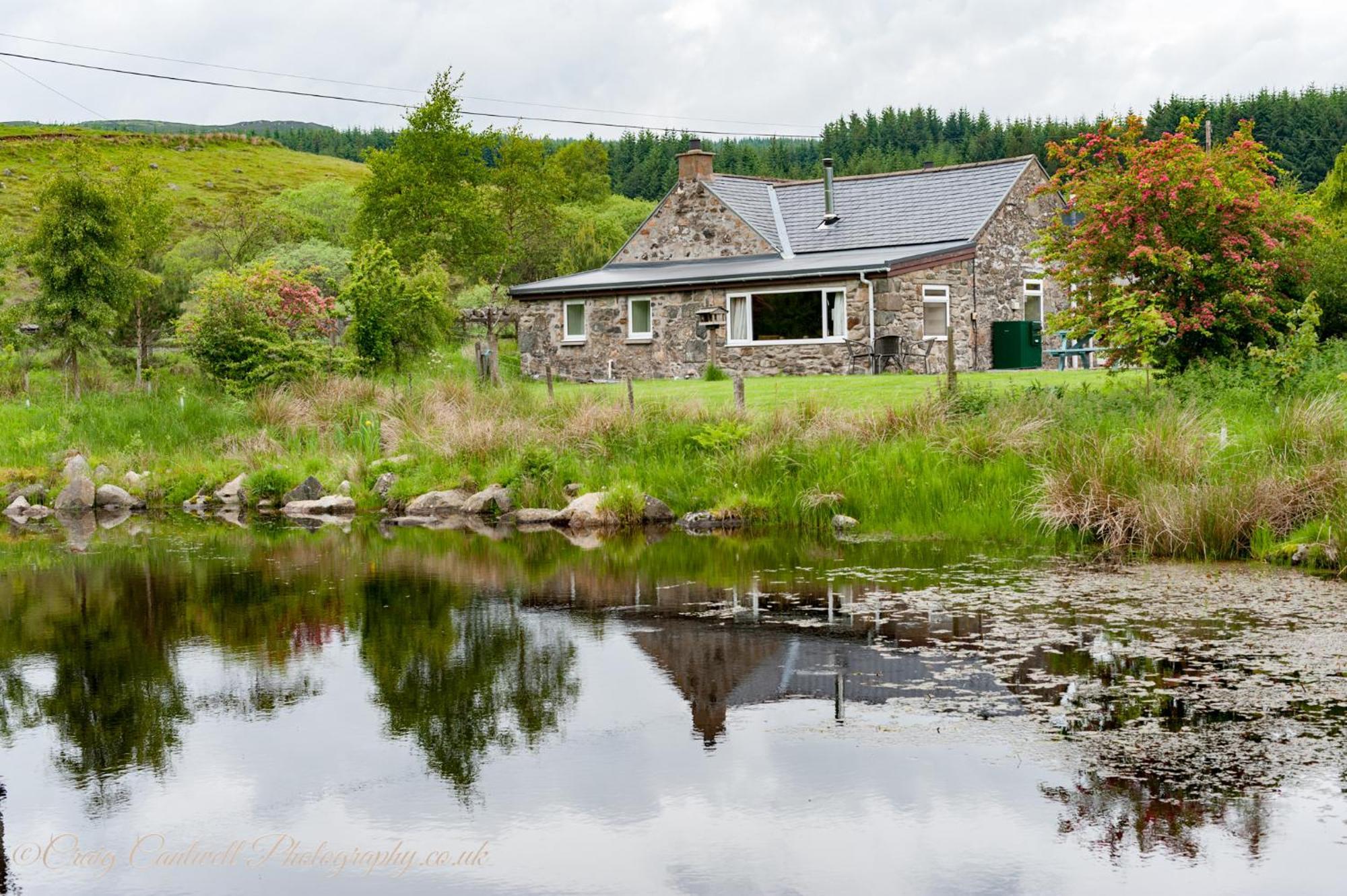 Dalnoid Cottages & Treehouses Nr Glenshee Exteriör bild